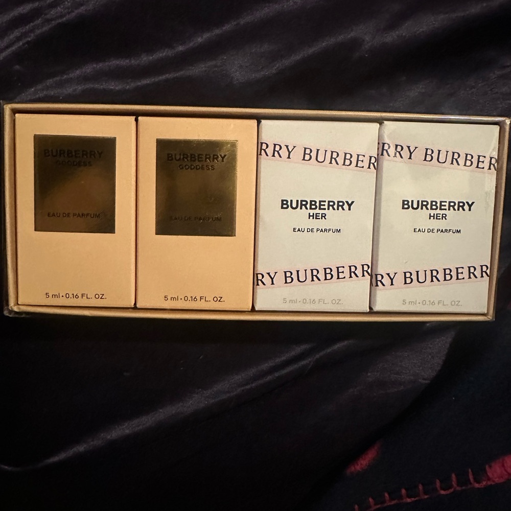 Burberry Perfume Set in Gold and White